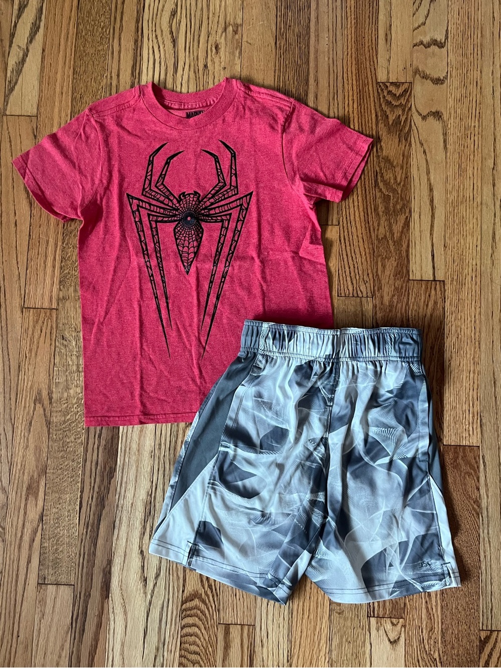 Red Marvel Spiderman Graphic Tee and DSG Gray Athletic Shorts Set Sz 5/6